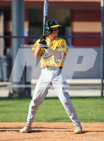 Thumbnail 2 in Temple City vs La Canada photogallery.