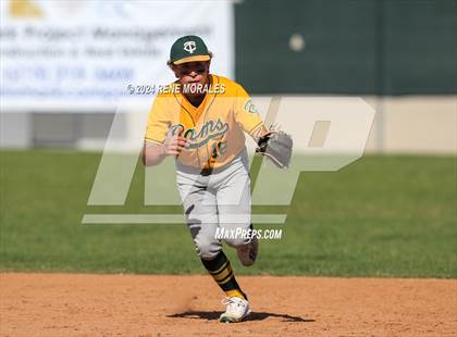 Thumbnail 2 in Temple City vs La Canada photogallery.