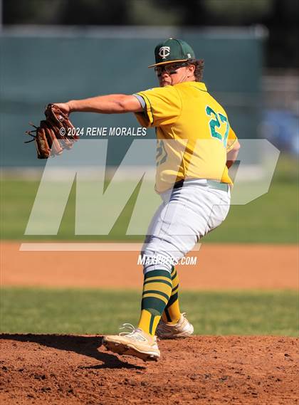 Thumbnail 2 in Temple City vs La Canada photogallery.