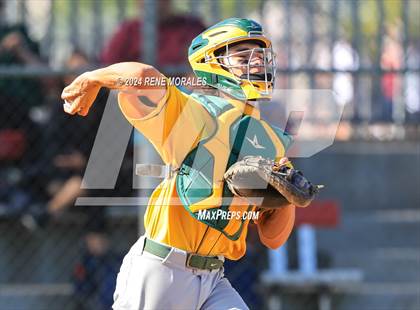 Thumbnail 1 in Temple City vs La Canada photogallery.