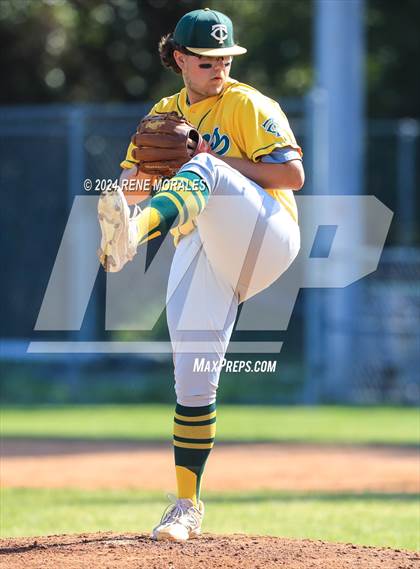 Thumbnail 3 in Temple City vs La Canada photogallery.