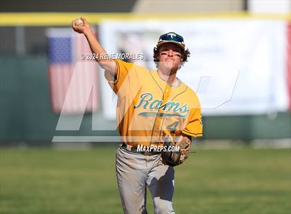 Thumbnail 2 in Temple City vs La Canada photogallery.