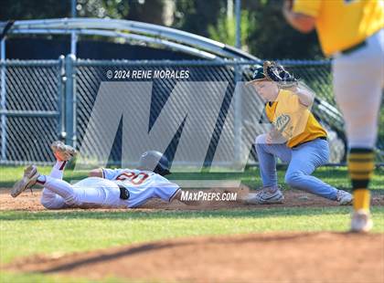 Thumbnail 2 in Temple City vs La Canada photogallery.