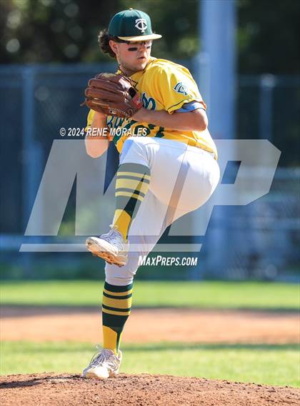 Thumbnail 1 in Temple City vs La Canada photogallery.