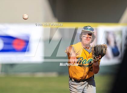 Thumbnail 2 in Temple City vs La Canada photogallery.