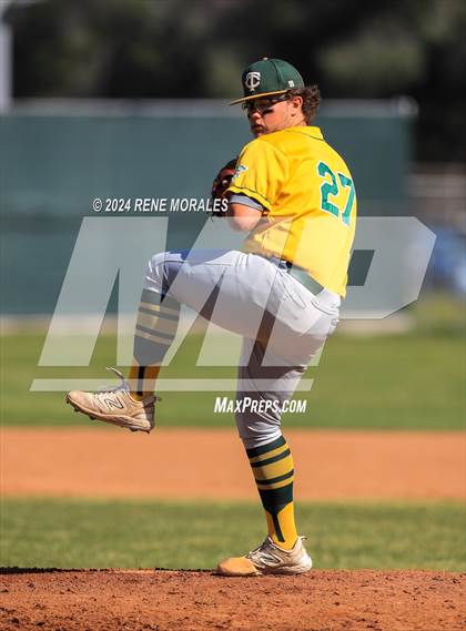 Thumbnail 2 in Temple City vs La Canada photogallery.