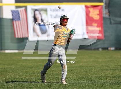 Thumbnail 2 in Temple City vs La Canada photogallery.