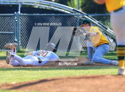 Thumbnail 3 in Temple City vs La Canada photogallery.