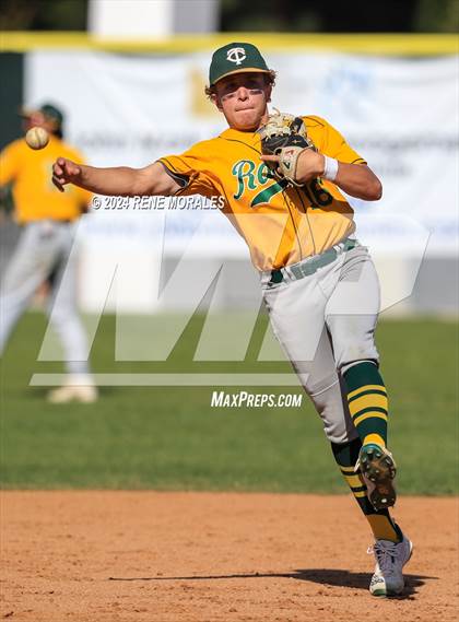 Thumbnail 2 in Temple City vs La Canada photogallery.