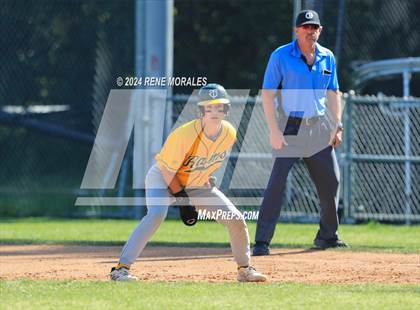 Thumbnail 2 in Temple City vs La Canada photogallery.