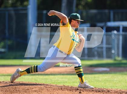 Thumbnail 2 in Temple City vs La Canada photogallery.