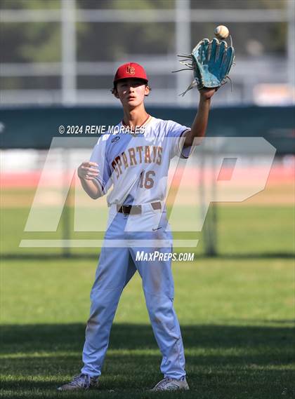 Thumbnail 2 in Temple City vs La Canada photogallery.