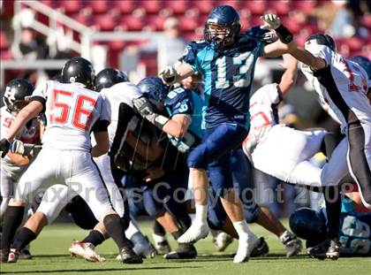 Thumbnail 1 in Hurricane vs. Juan Diego Catholic (3A State Final) photogallery.