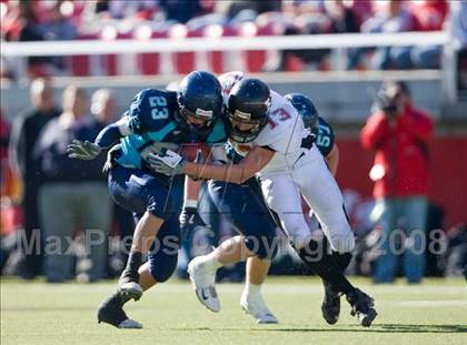 Thumbnail 1 in Hurricane vs. Juan Diego Catholic (3A State Final) photogallery.
