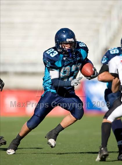Thumbnail 3 in Hurricane vs. Juan Diego Catholic (3A State Final) photogallery.