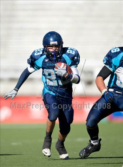Thumbnail 1 in Hurricane vs. Juan Diego Catholic (3A State Final) photogallery.