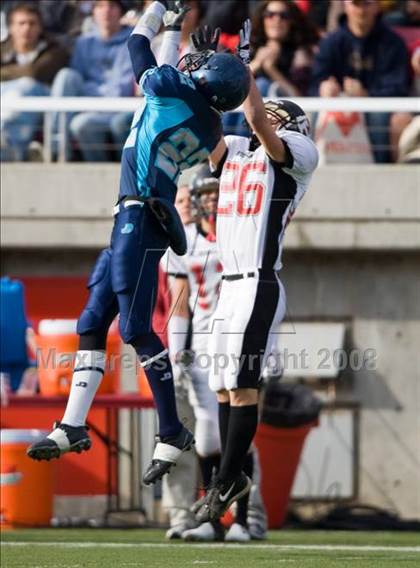 Thumbnail 3 in Hurricane vs. Juan Diego Catholic (3A State Final) photogallery.
