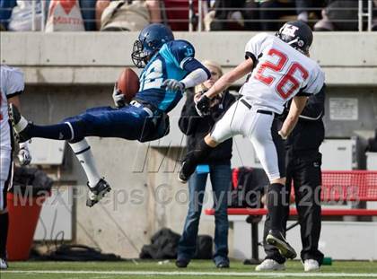 Thumbnail 1 in Hurricane vs. Juan Diego Catholic (3A State Final) photogallery.