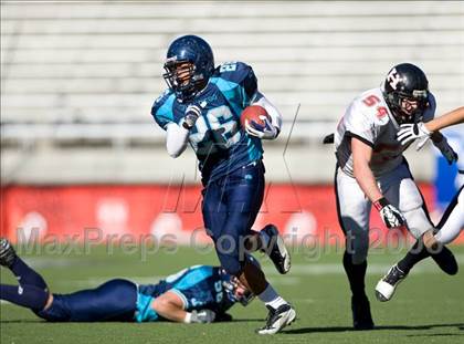 Thumbnail 3 in Hurricane vs. Juan Diego Catholic (3A State Final) photogallery.