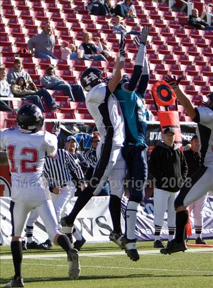 Thumbnail 1 in Hurricane vs. Juan Diego Catholic (3A State Final) photogallery.