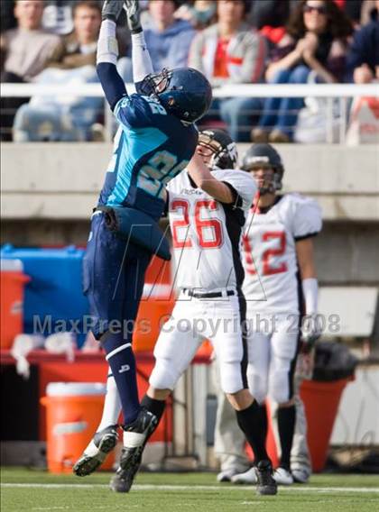 Thumbnail 2 in Hurricane vs. Juan Diego Catholic (3A State Final) photogallery.
