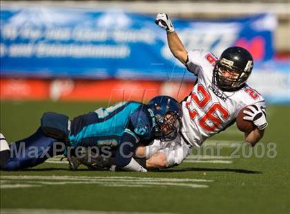 Thumbnail 2 in Hurricane vs. Juan Diego Catholic (3A State Final) photogallery.