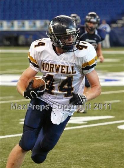 Thumbnail 1 in Norwell vs. Bellmont (Horseshoe Hall of Fame Classic) photogallery.