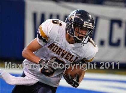 Thumbnail 2 in Norwell vs. Bellmont (Horseshoe Hall of Fame Classic) photogallery.