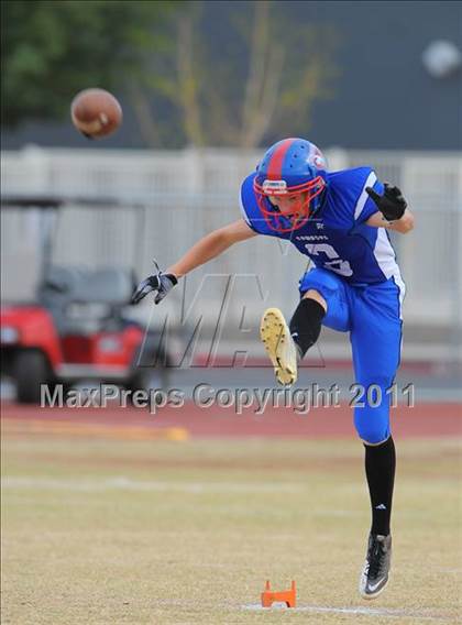 Thumbnail 3 in Camp Verde vs. St. Johns (AIA D5 Quarterfinal) photogallery.