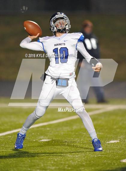 Thumbnail 1 in Gunter vs. Hooks (3A Division 2 Region 2 Area Round) photogallery.