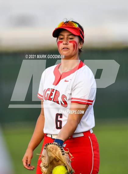 Thumbnail 3 in Katy @ Fort Bend Travis (UIL 6A Regional Quarterfinal Playoff) photogallery.