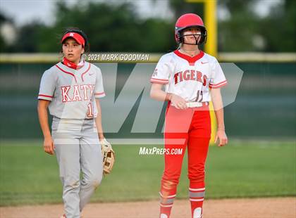 Thumbnail 2 in Katy @ Fort Bend Travis (UIL 6A Regional Quarterfinal Playoff) photogallery.