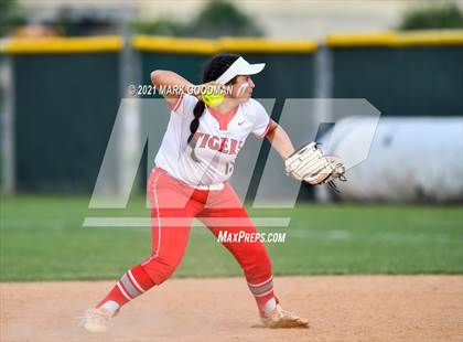 Thumbnail 1 in Katy @ Fort Bend Travis (UIL 6A Regional Quarterfinal Playoff) photogallery.