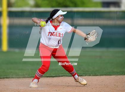 Thumbnail 2 in Katy @ Fort Bend Travis (UIL 6A Regional Quarterfinal Playoff) photogallery.
