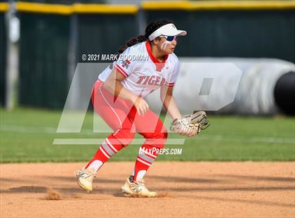 Thumbnail 2 in Katy @ Fort Bend Travis (UIL 6A Regional Quarterfinal Playoff) photogallery.