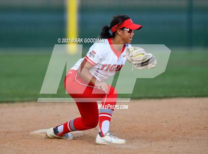 Thumbnail 3 in Katy @ Fort Bend Travis (UIL 6A Regional Quarterfinal Playoff) photogallery.