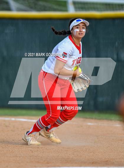Thumbnail 3 in Katy @ Fort Bend Travis (UIL 6A Regional Quarterfinal Playoff) photogallery.