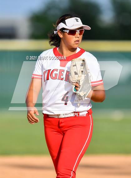 Thumbnail 2 in Katy @ Fort Bend Travis (UIL 6A Regional Quarterfinal Playoff) photogallery.