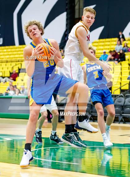 Thumbnail 3 in Maple Mountain vs. Orem (Utah Valley Tip-Off Classic) photogallery.