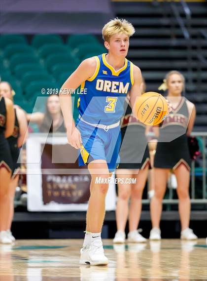 Thumbnail 1 in Maple Mountain vs. Orem (Utah Valley Tip-Off Classic) photogallery.