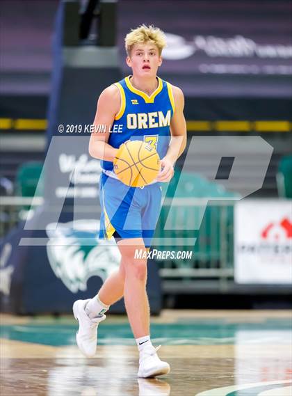 Thumbnail 2 in Maple Mountain vs. Orem (Utah Valley Tip-Off Classic) photogallery.