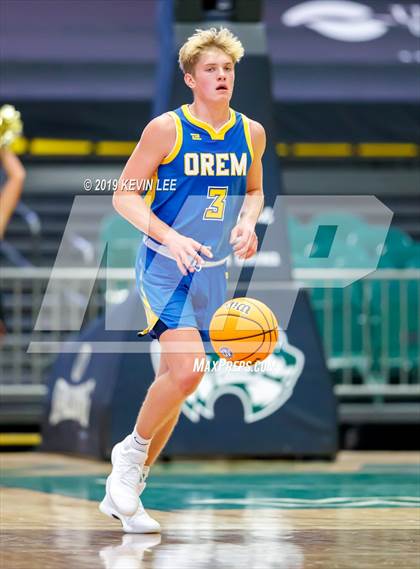 Thumbnail 2 in Maple Mountain vs. Orem (Utah Valley Tip-Off Classic) photogallery.