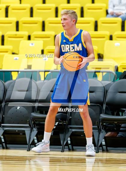 Thumbnail 2 in Maple Mountain vs. Orem (Utah Valley Tip-Off Classic) photogallery.