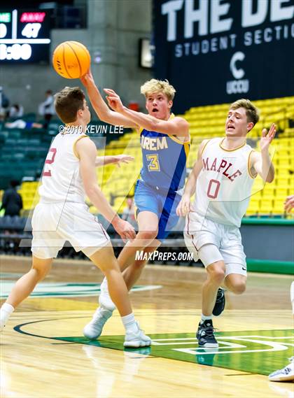 Thumbnail 2 in Maple Mountain vs. Orem (Utah Valley Tip-Off Classic) photogallery.