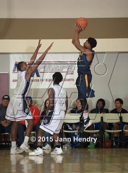 Thumbnail 2 in Rancho Cucamonga @ Warren (MaxPreps Holiday Classic) photogallery.