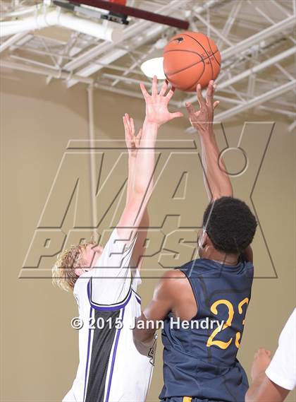 Thumbnail 2 in Rancho Cucamonga @ Warren (MaxPreps Holiday Classic) photogallery.