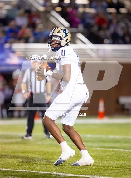 Thumbnail 2 in Thomas County Central vs Veterans photogallery.