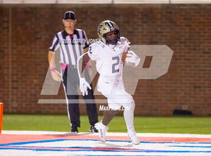 Thumbnail 2 in Thomas County Central vs Veterans photogallery.