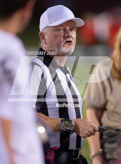 Thumbnail 1 in Thomas County Central vs Veterans photogallery.