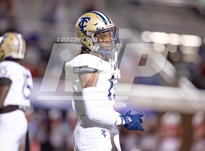 Thumbnail 1 in Thomas County Central vs Veterans photogallery.